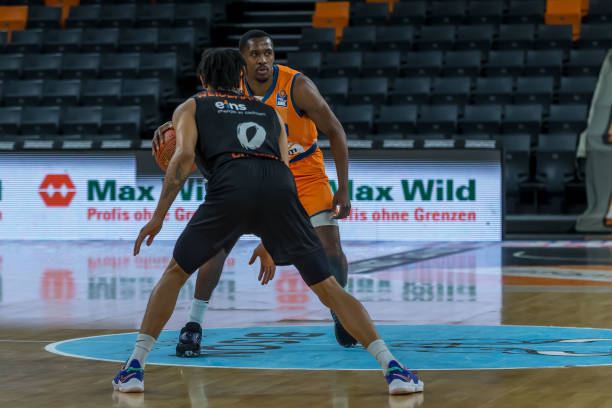 弗拉格解读绝杀不中遗憾跳投投短 队友对其出手没有异议